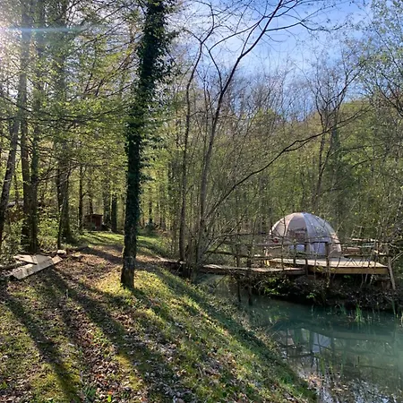 Domaine De L'étang Du Tom Et Sa Bulle Tente de luxe *